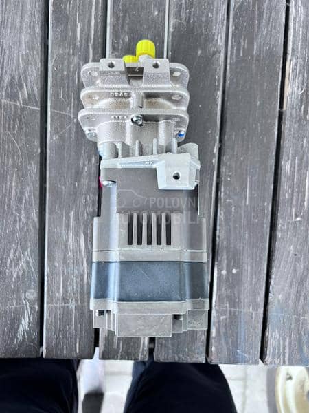 LIEBHERR kompresor i razni delovi