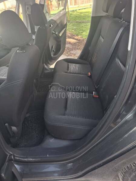 Peugeot 208 1.6 HDI 5VR