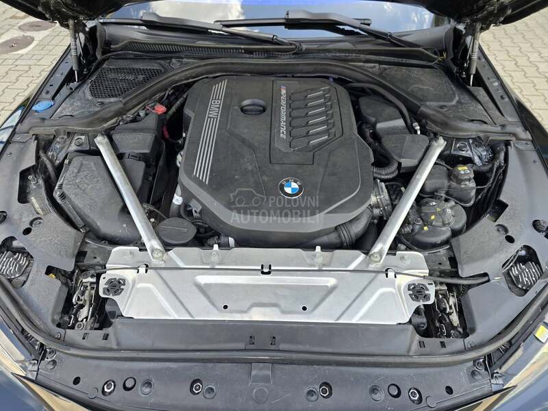 BMW M440i M4