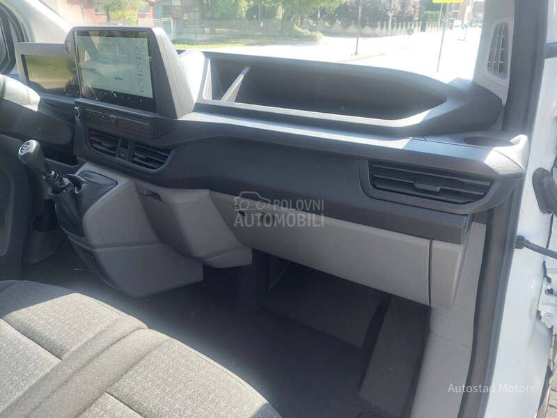Ford Transit Custom Dupla kabina u vanu