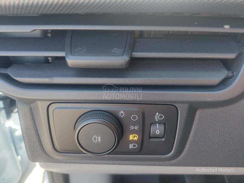 Ford Transit Custom Dupla kabina u vanu