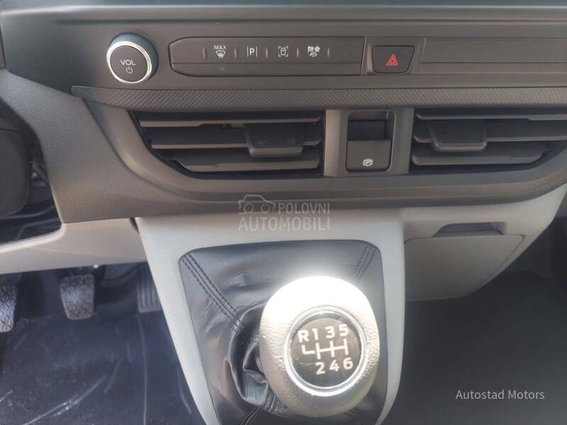 Ford Transit Custom Dupla kabina u vanu
