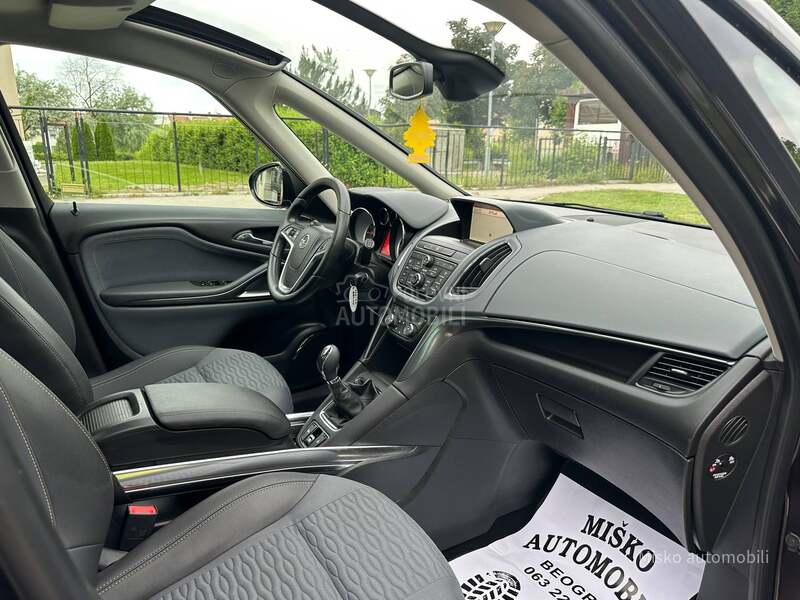 Opel Zafira 1.4 T Pano Kam Led