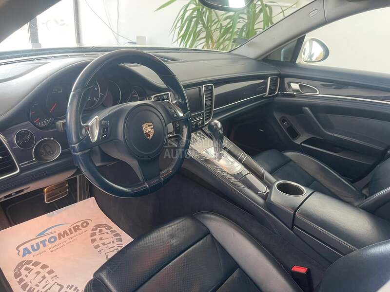 Porsche Panamera 