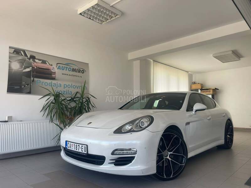 Porsche Panamera 
