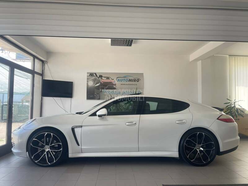 Porsche Panamera 