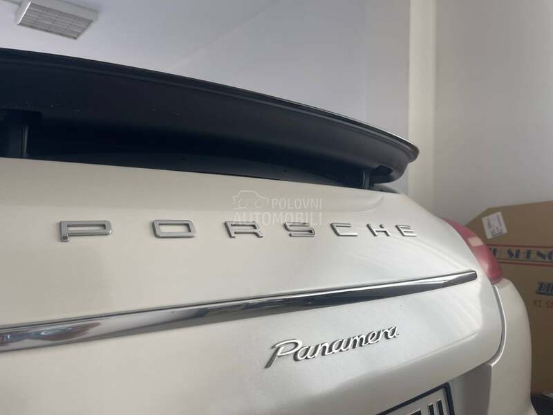 Porsche Panamera 