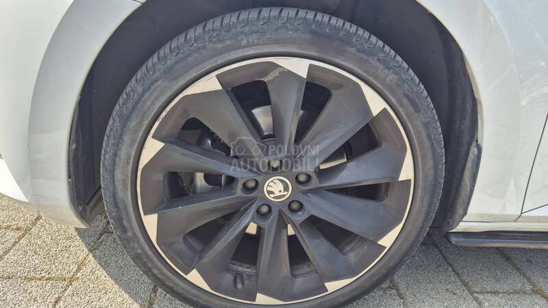 Škoda Superb AMB