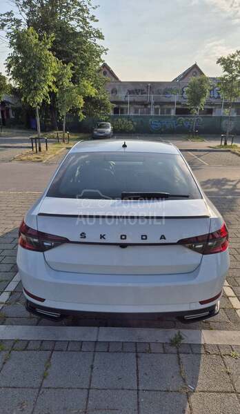 Škoda Superb AMB
