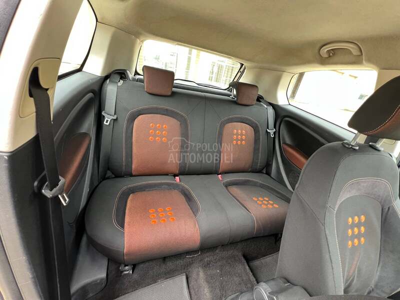 Fiat Grande Punto 1.9jtdm-FABRIKA