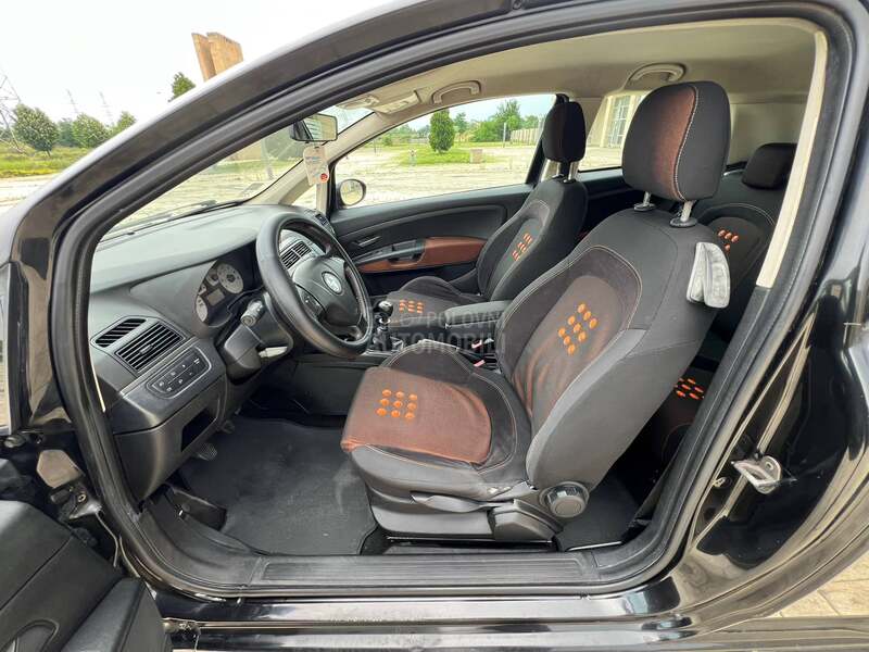 Fiat Grande Punto 1.9jtdm-FABRIKA