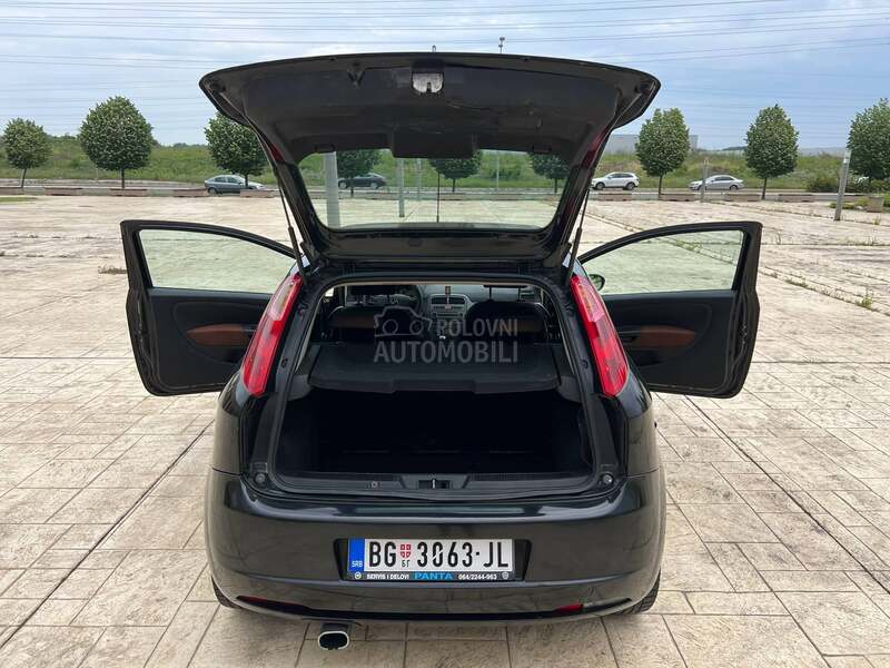 Fiat Grande Punto 1.9jtdm-FABRIKA