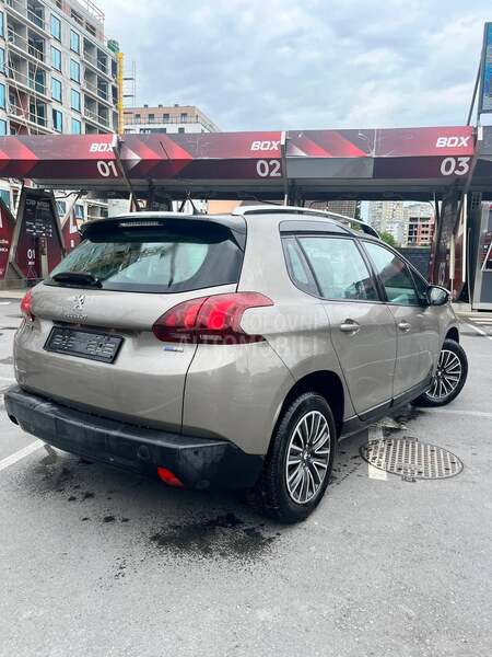 Peugeot 2008 1.2 B