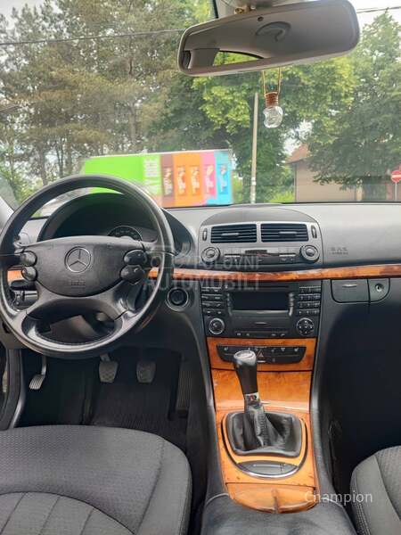 Mercedes Benz E 220 ELEGANC