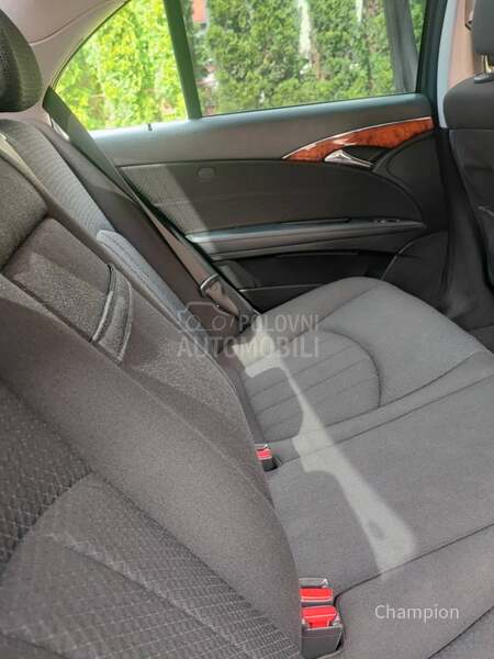 Mercedes Benz E 220 ELEGANC