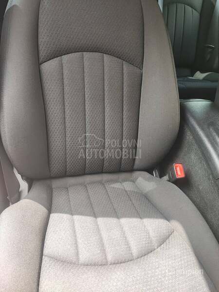 Mercedes Benz E 220 ELEGANC