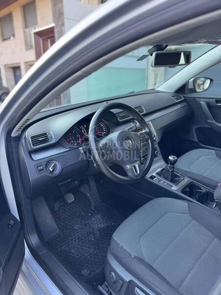Volkswagen Passat B7 1.6tdi HIGHLINE