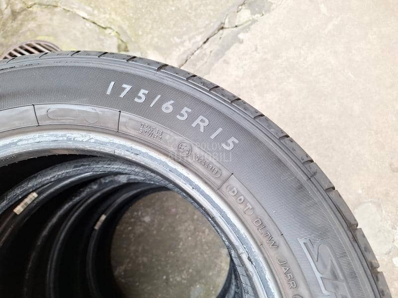 Dunlop 175/65 R15 Letnja