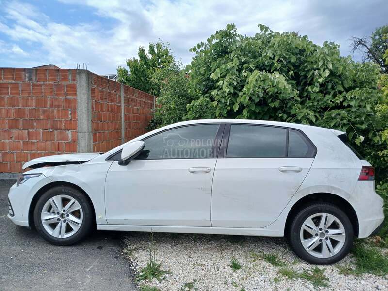 Volkswagen Golf 8 -  kompletan auto u delovima
