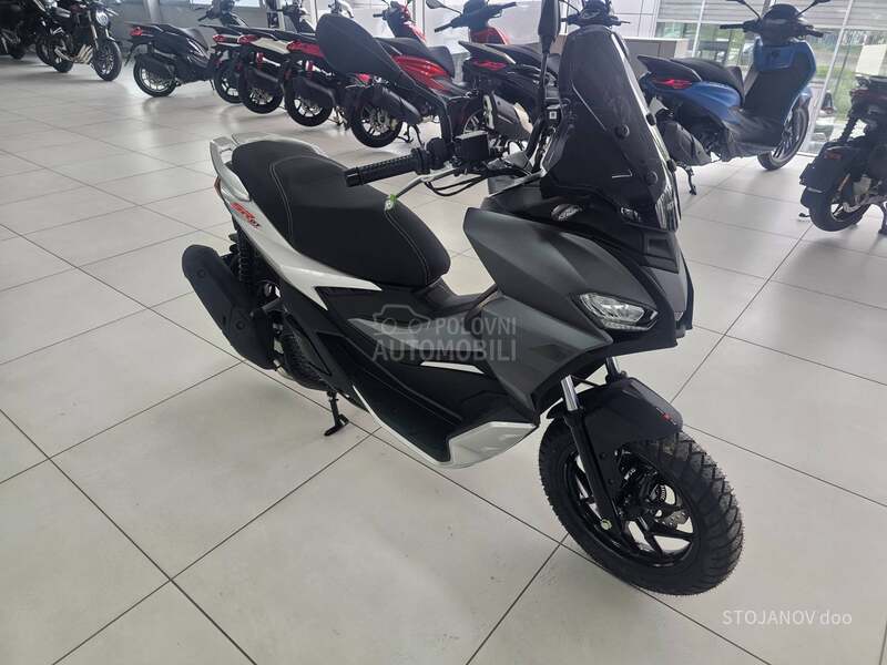 Aprilia SR GT 200