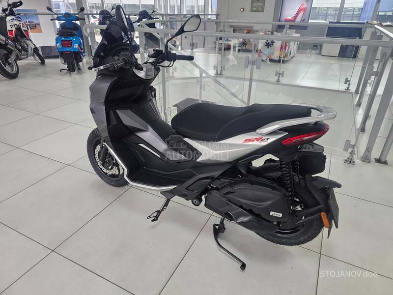 Aprilia SR GT 200