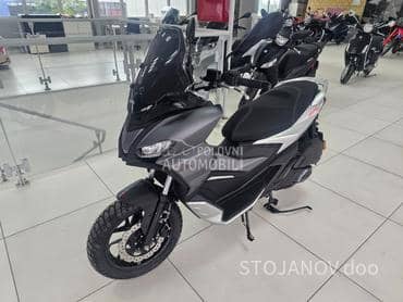 Aprilia SR GT 200