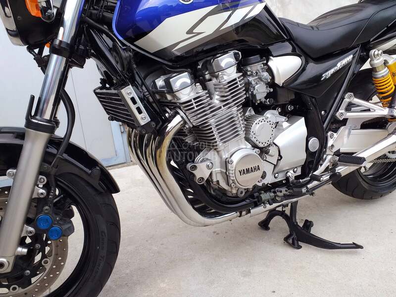 Yamaha XJR 1300