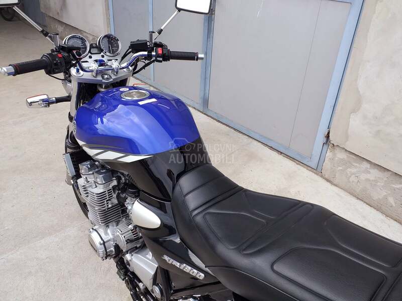 Yamaha XJR 1300