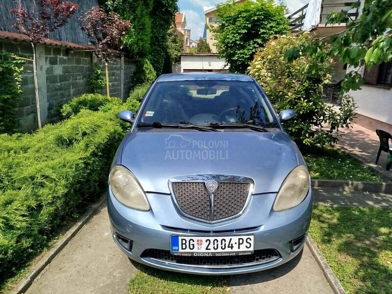Lancia Ypsilon 