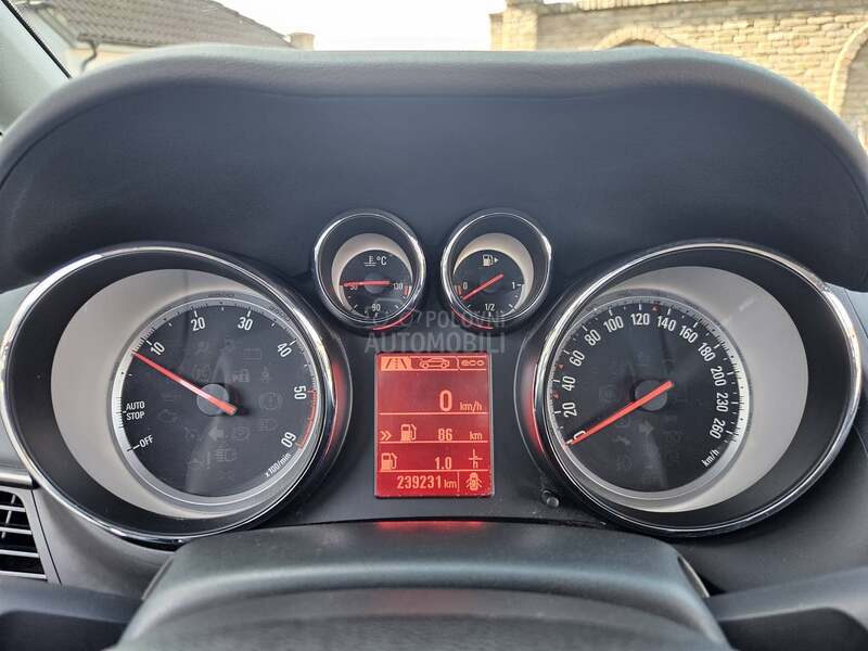 Opel Zafira O D L I C N A