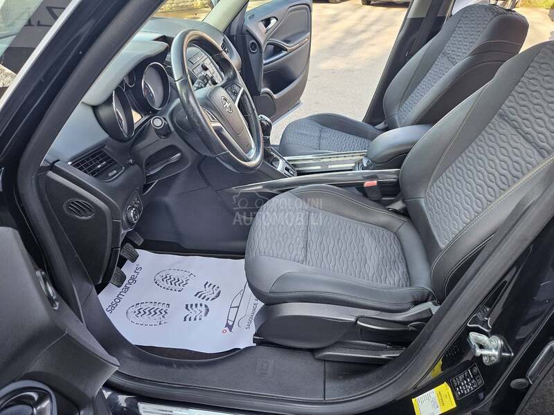 Opel Zafira O D L I C N A