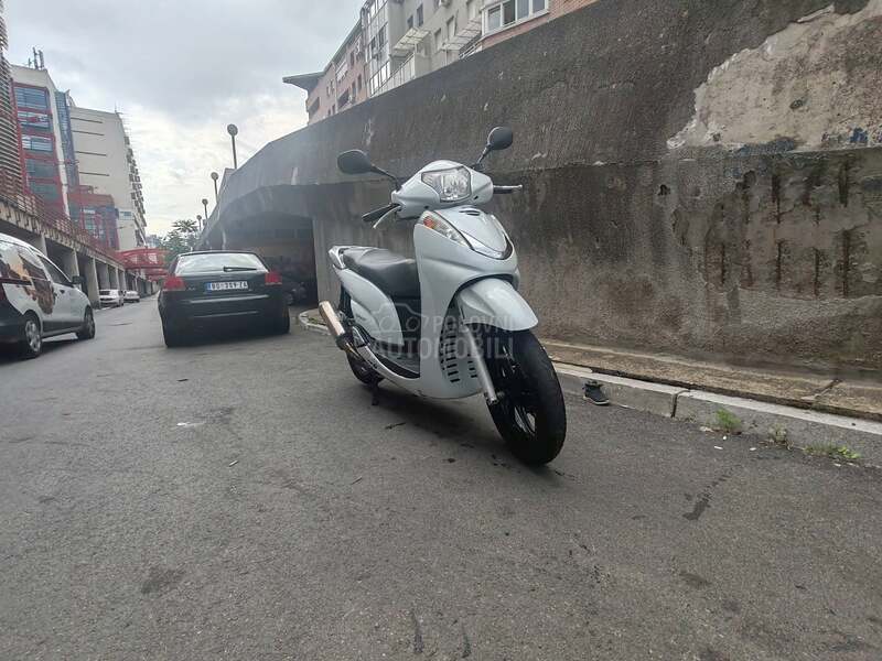 Honda SH 300 abs