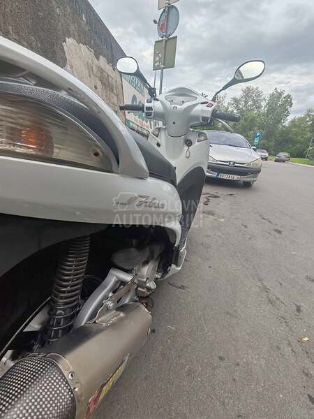 Honda SH 300 abs
