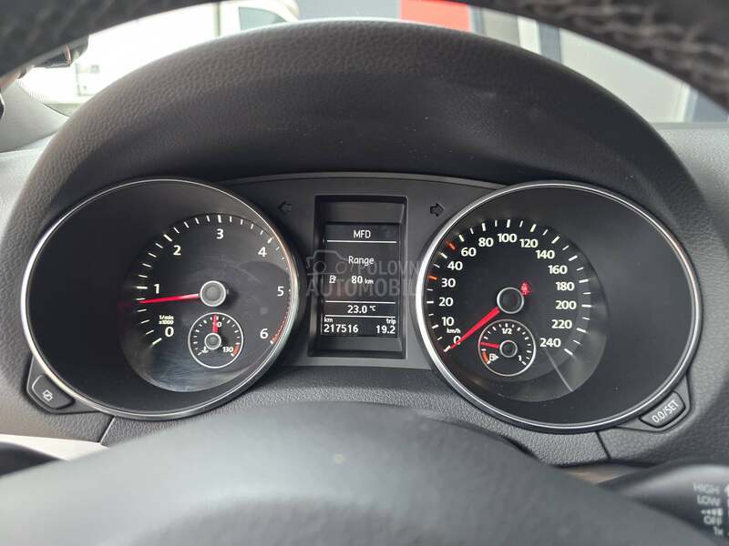 Volkswagen Golf 6 1.6 TDI BLUEMOTION