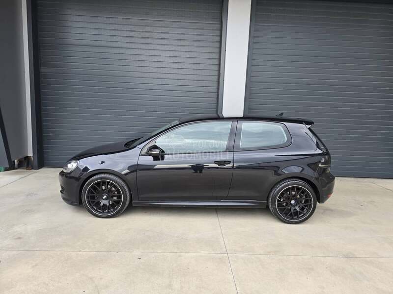 Volkswagen Golf 6 1.6 TDI BLUEMOTION