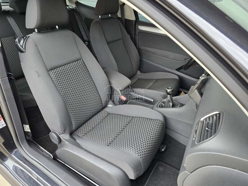 Volkswagen Golf 6 1.6 TDI BLUEMOTION