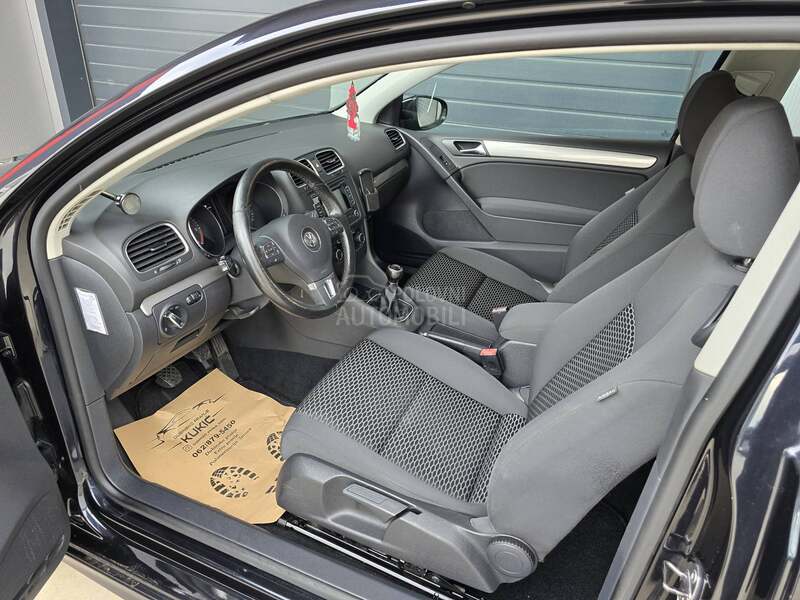 Volkswagen Golf 6 1.6 TDI BLUEMOTION