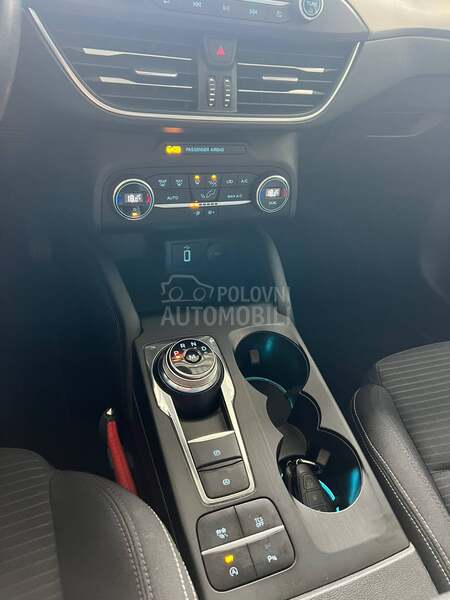 Ford Focus 1.5 L-E-D/N-A-V-I
