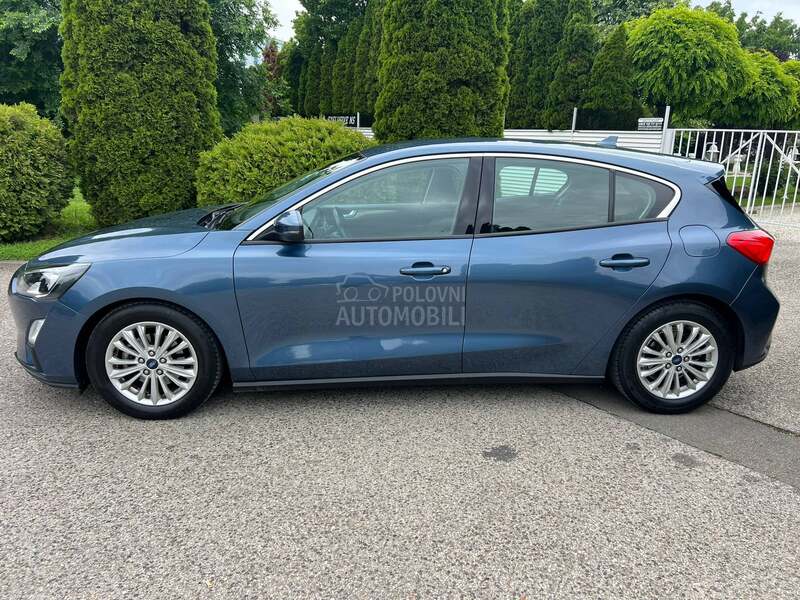 Ford Focus 1.5 L-E-D/N-A-V-I