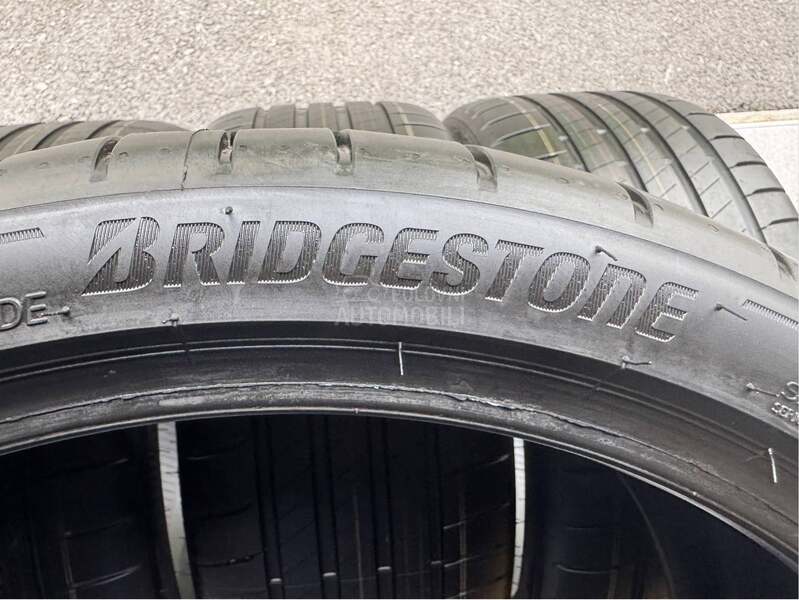 Bridgestone 235/35 R19 Letnja