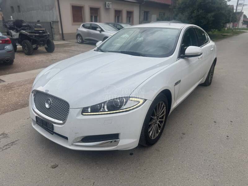 Jaguar XF T O P  C E N A