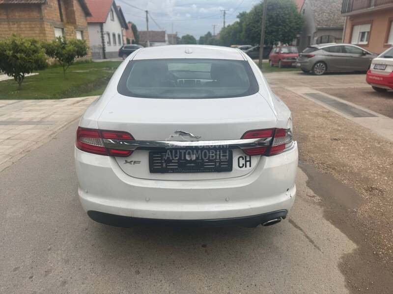 Jaguar XF T O P  C E N A