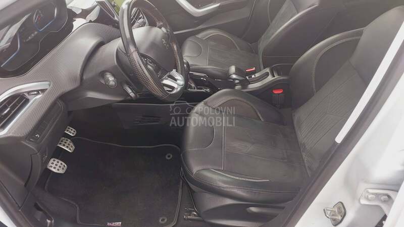 Peugeot 2008 1.6 hdi Allure Pano
