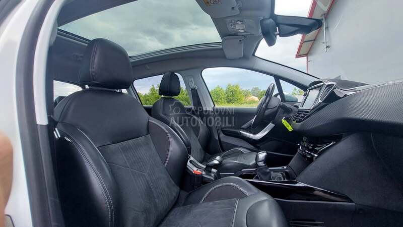 Peugeot 2008 1.6 hdi Allure Pano