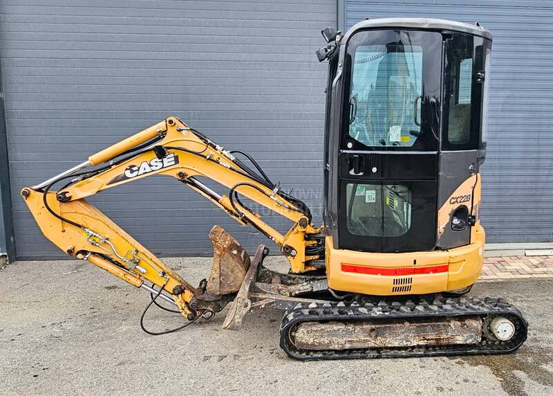 Case CX 22B C  TEZINA 2,6TONA