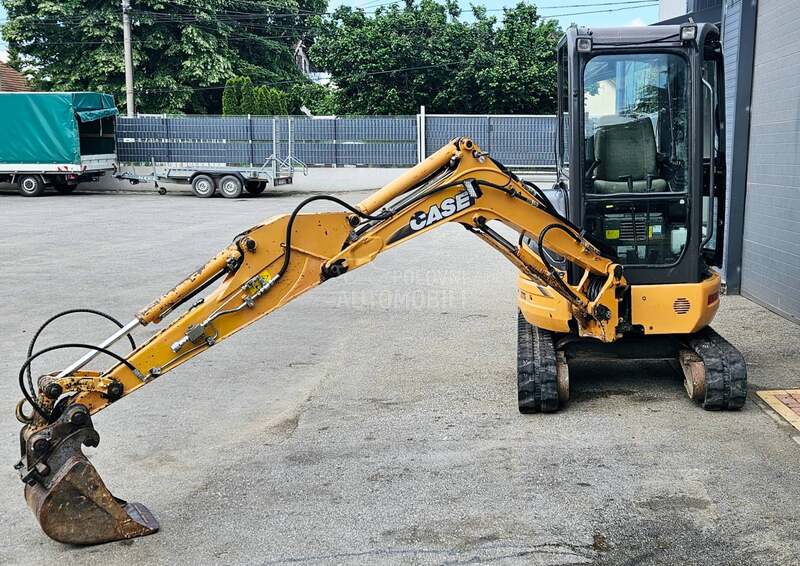 Case CX 22B C  TEZINA 2,6TONA