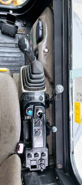 Case CX 22B C  TEZINA 2,6TONA