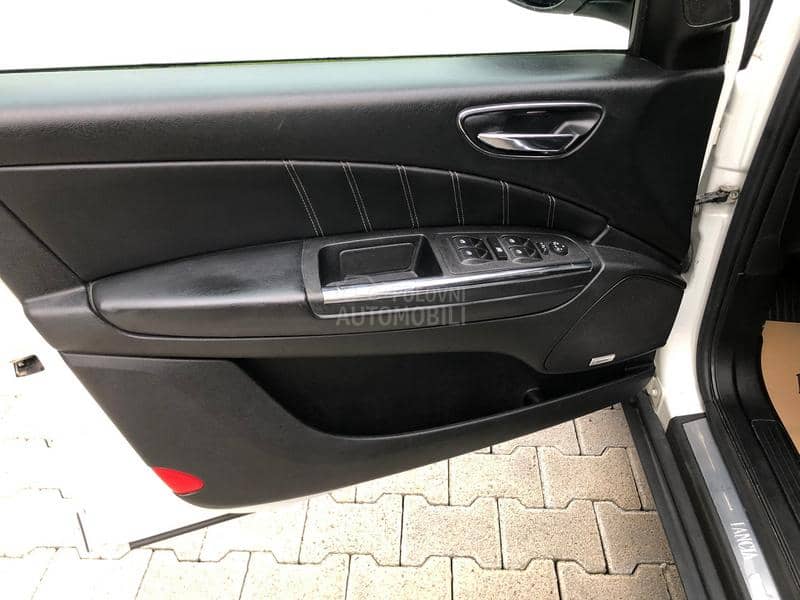 Lancia Delta 1.9 jtd twin turbo