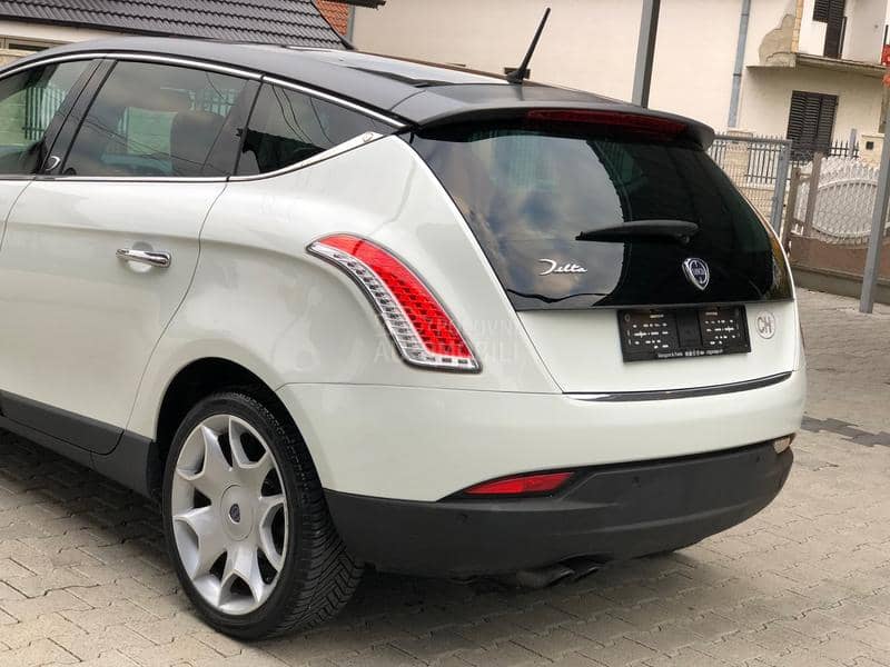 Lancia Delta 1.9 jtd twin turbo