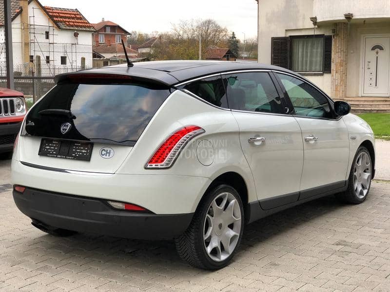 Lancia Delta 1.9 jtd twin turbo